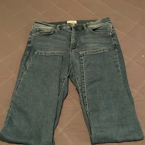 Nicole miller skinny jeans size 10(runs a size smaller)